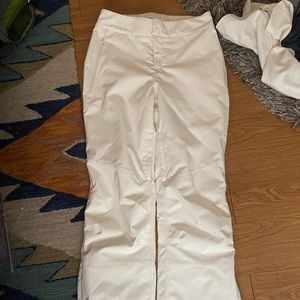 Half days snowpants white/cream. Never worn. Size medium